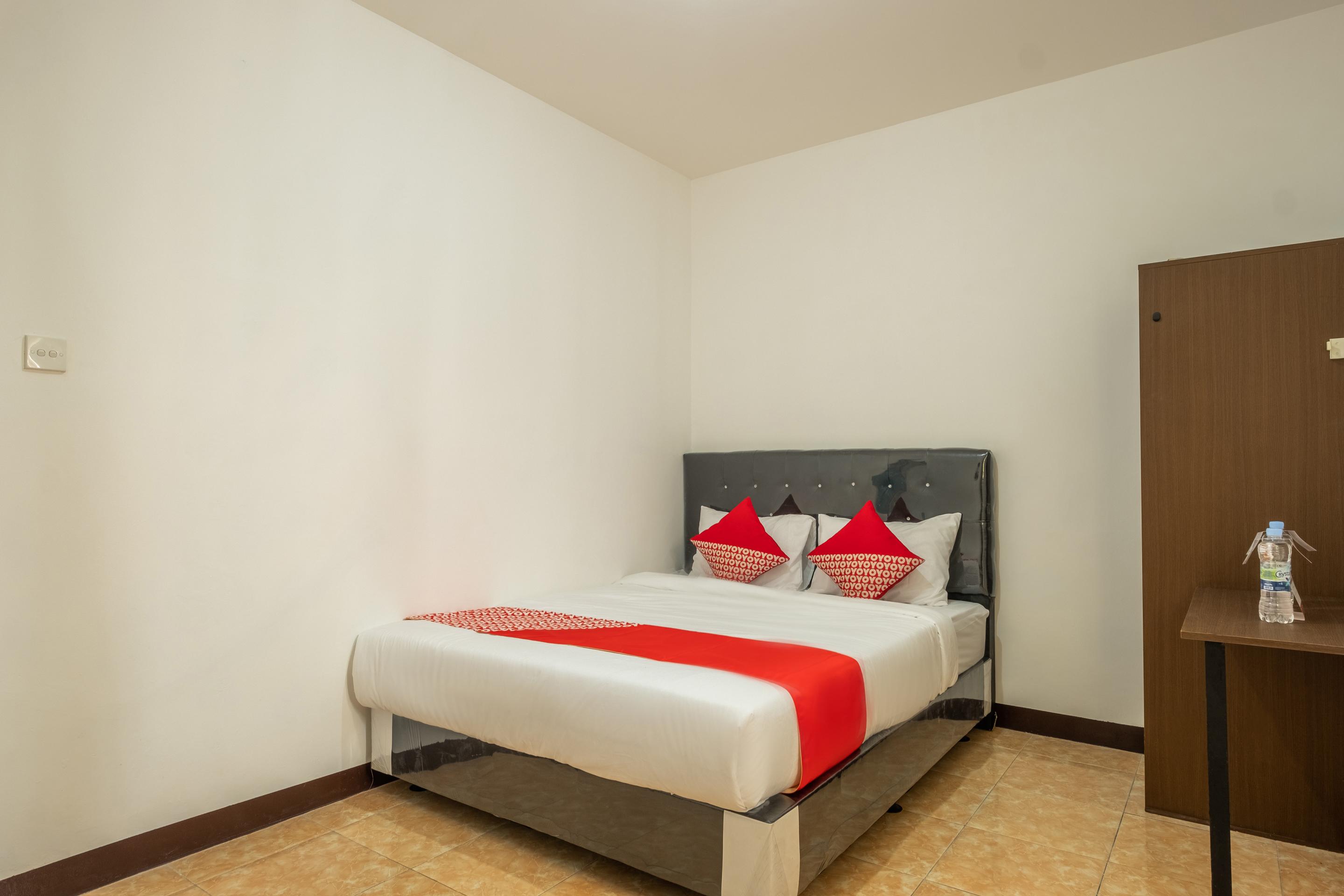 OYO 1460 Anyelir Residence Cirebon Dış mekan fotoğraf