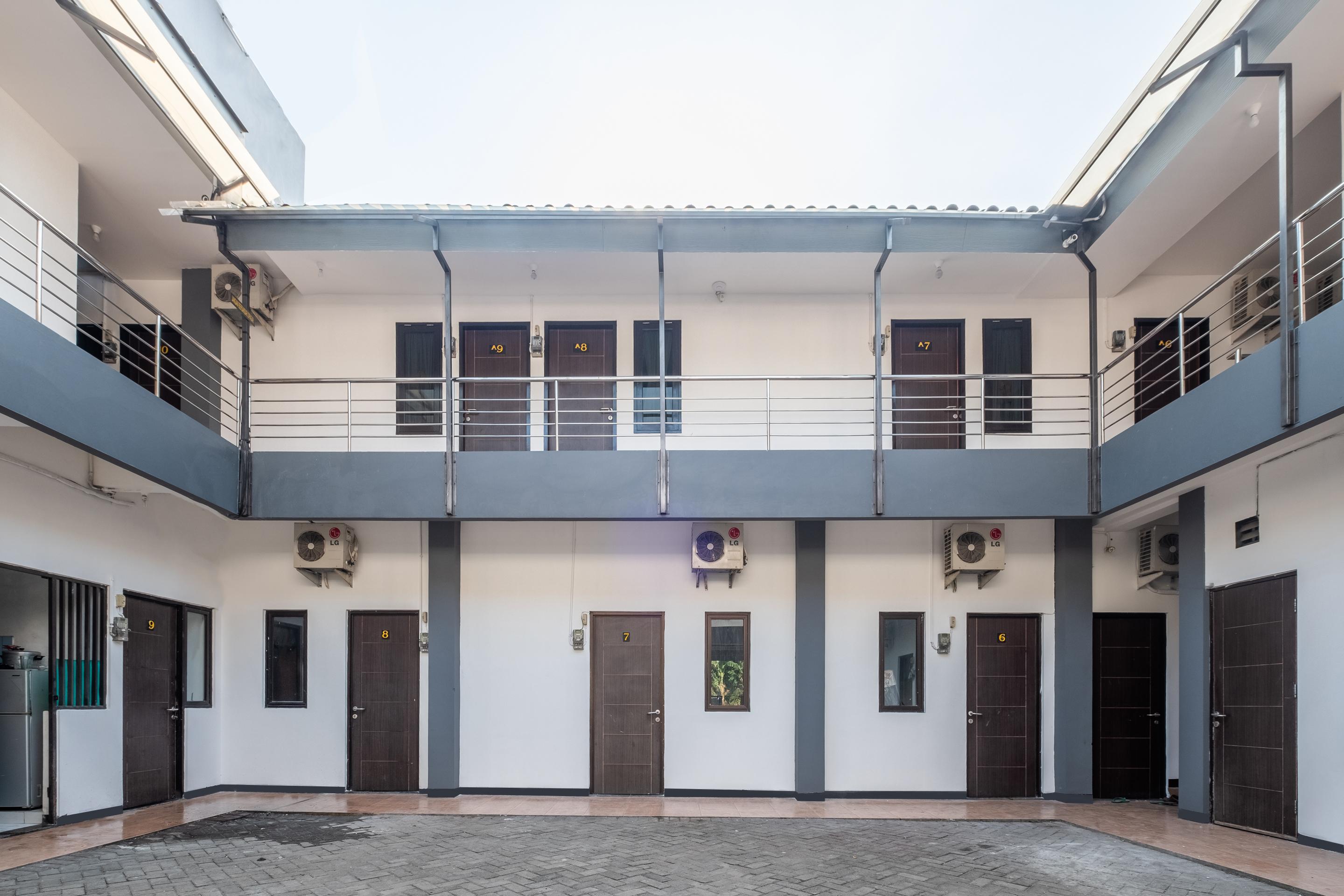 OYO 1460 Anyelir Residence Cirebon Dış mekan fotoğraf