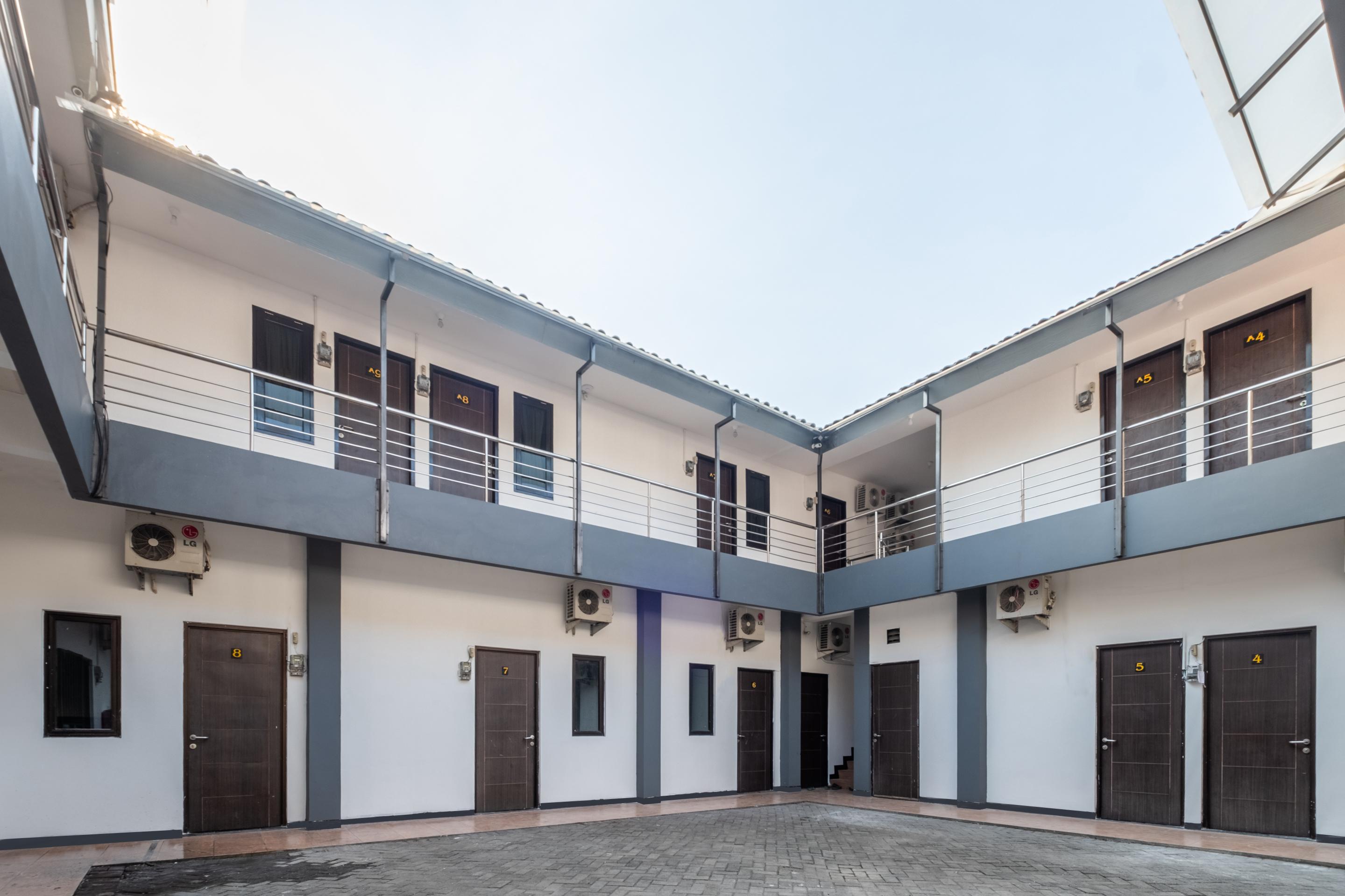 OYO 1460 Anyelir Residence Cirebon Dış mekan fotoğraf
