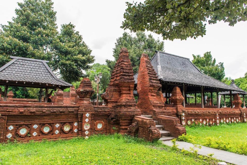 OYO 1460 Anyelir Residence Cirebon Dış mekan fotoğraf