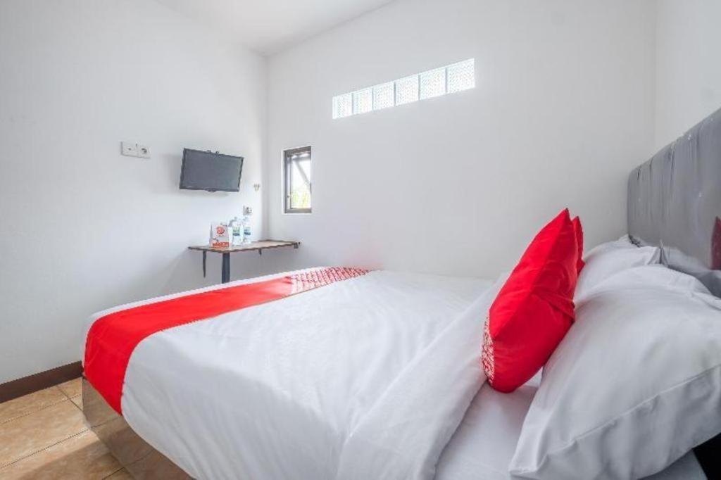 OYO 1460 Anyelir Residence Cirebon Dış mekan fotoğraf